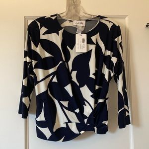 Joseph Ribkoff navy and white leaf pattern blouse. Knot detail at hip. New